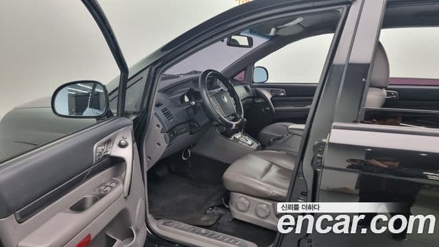 KG모빌리티(SsangYong) Korando 투리스모 4WD 9인승 Adventure 60th Edition, 2015 10