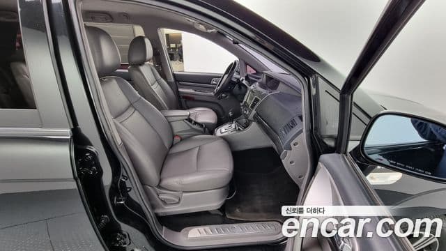 KG모빌리티(SsangYong) Korando 투리스모 4WD 9인승 Adventure 60th Edition, 2015 11