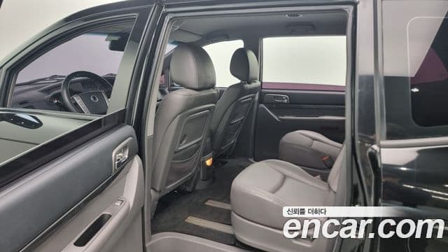 KG모빌리티(SsangYong) Korando 투리스모 4WD 9인승 Adventure 60th Edition, 2015 12