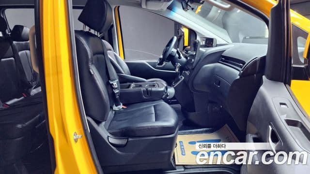 Hyundai Staria 11인승, 2022 10