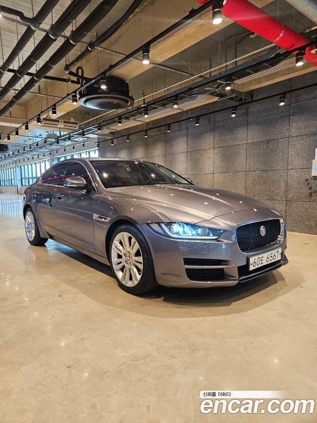 Jaguar XE Prestige, 2016 2