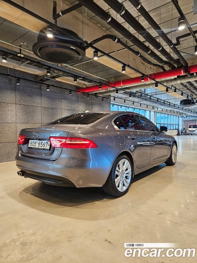 Jaguar XE Prestige, 2016 все фото