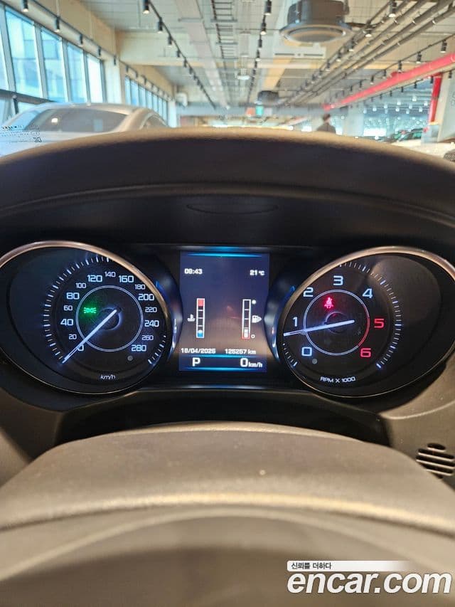 Jaguar XE Prestige, 2016 10