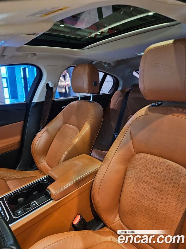 Jaguar XE Prestige, 2016 16