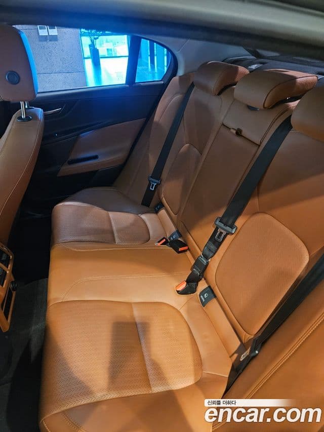 Jaguar XE Prestige, 2016 17