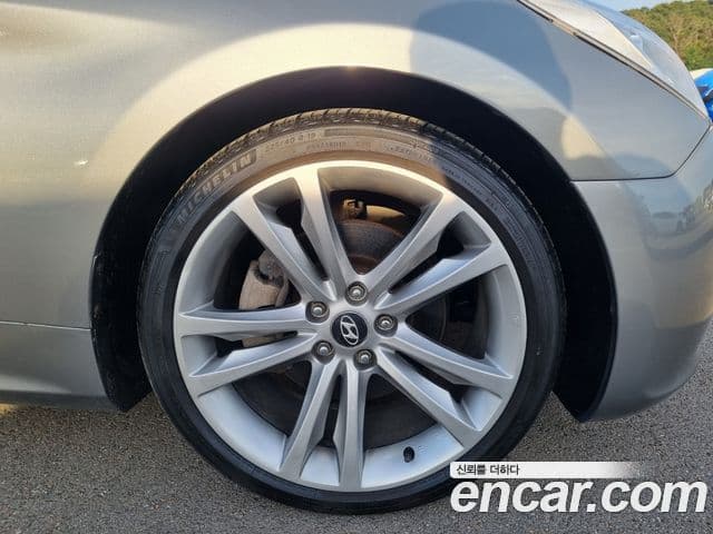 Hyundai Genesis купе 200 турбо P, 2009 все фото