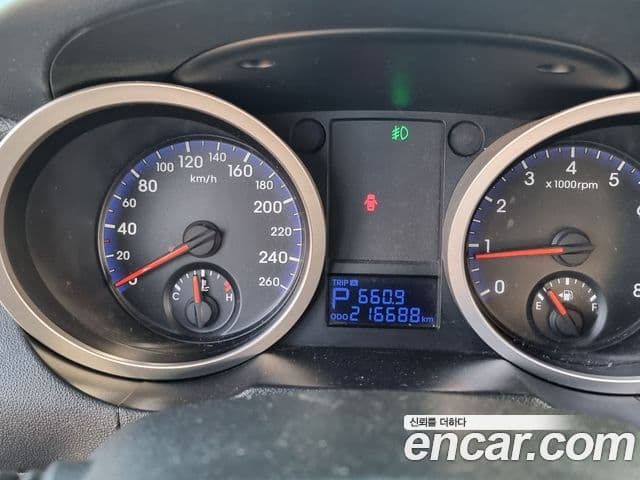 Hyundai Genesis купе 200 турбо P, 2009 8