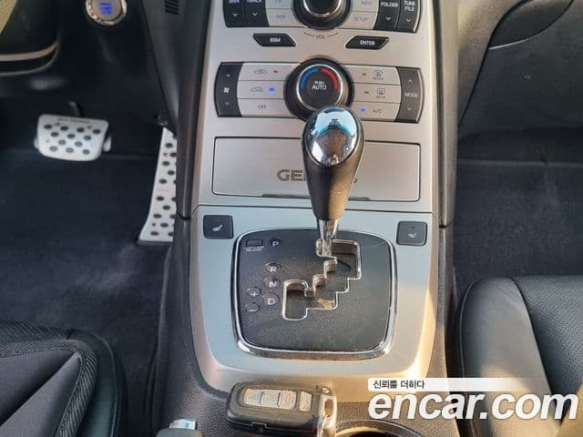 Hyundai Genesis купе 200 турбо P, 2009 9