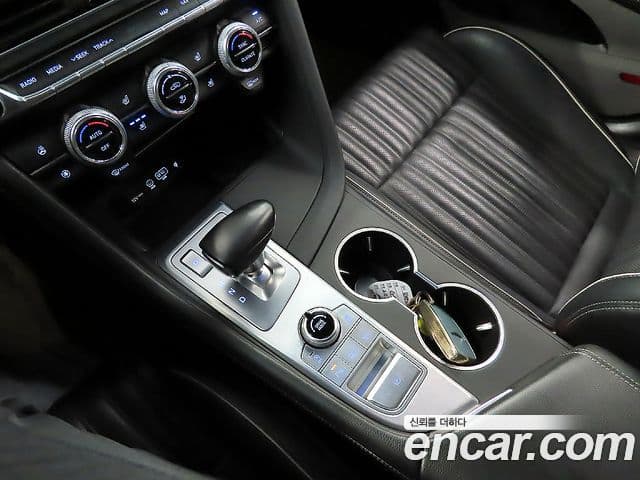 Genesis G70 Sport пакет, 2019 12