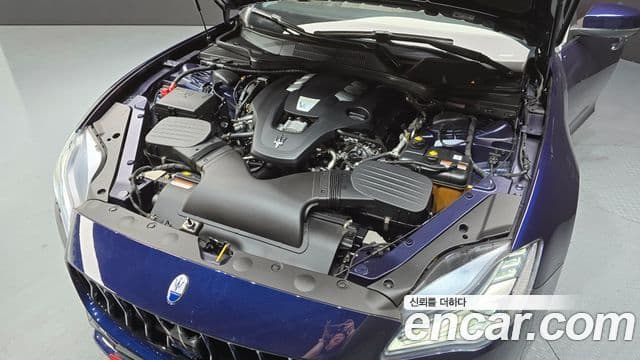 Maserati Quattroporte 3.0 V6 GranLusso, 2019 6