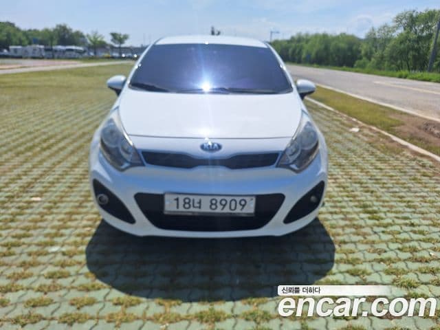 Kia All New Pride Luxury, 2013 2