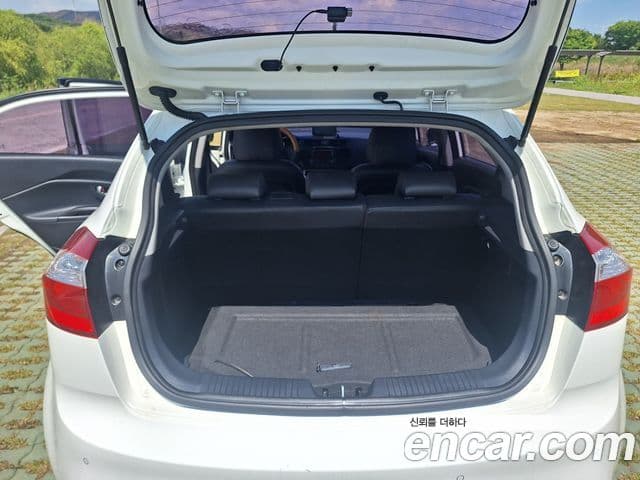 Kia All New Pride Luxury, 2013 13