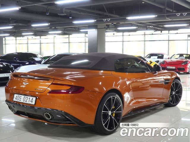 Aston Martin 뱅퀴시 S 6.0 V12 Volante, 2016 3