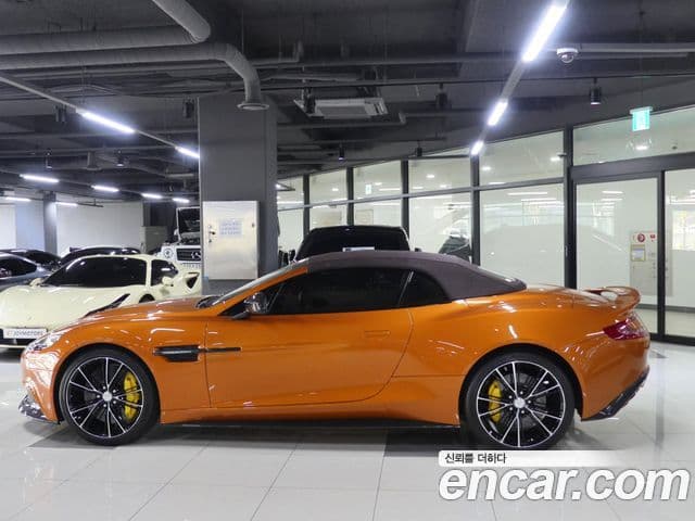 Aston Martin 뱅퀴시 S 6.0 V12 Volante, 2016 4