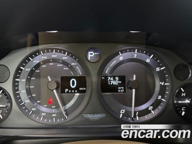 Aston Martin 뱅퀴시 S 6.0 V12 Volante, 2016 все фото