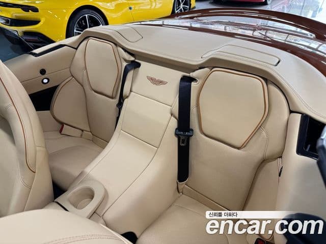 Aston Martin 뱅퀴시 S 6.0 V12 Volante, 2016 10