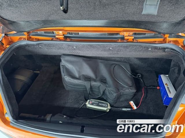 Aston Martin 뱅퀴시 S 6.0 V12 Volante, 2016 16