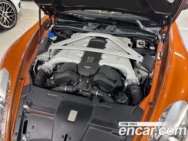 Aston Martin 뱅퀴시 S 6.0 V12 Volante, 2016 17