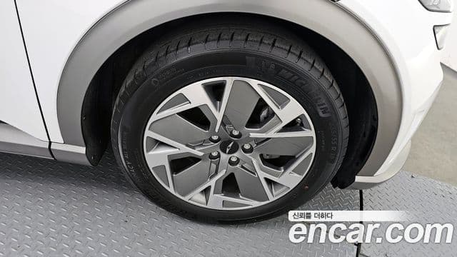 Genesis GV60 Standard, 2022 все фото