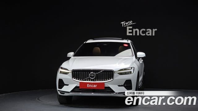 Volvo XC60 2세대 T8 Ultra Bright, 2025 3