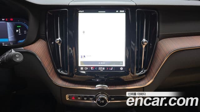 Volvo XC60 2세대 T8 Ultra Bright, 2025 14