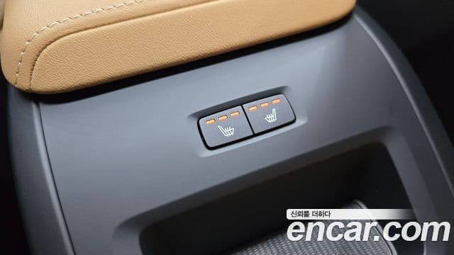 Volvo XC60 2세대 T8 Ultra Bright, 2025 17