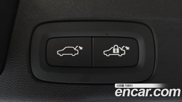 Volvo XC60 2세대 T8 Ultra Bright, 2025 19
