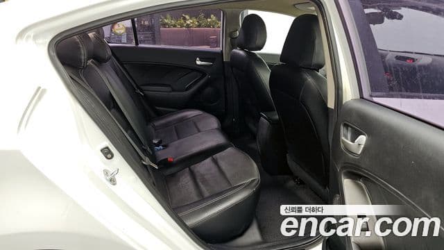 Kia K3 Deluxe, 2013 12