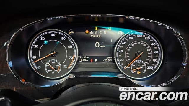 Bentley Bentayga 4.0 V8, 2019 8