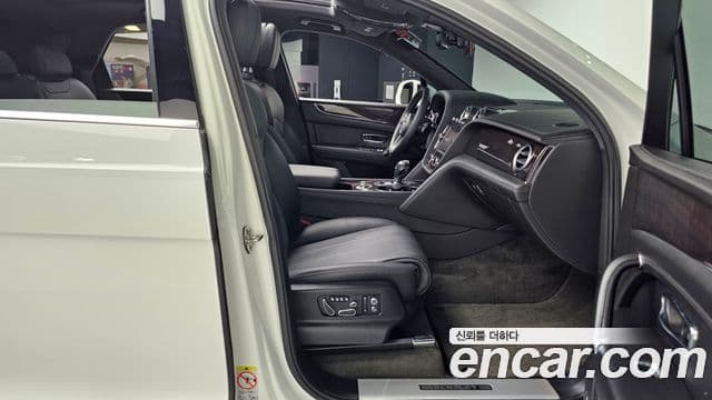 Bentley Bentayga 4.0 V8, 2019 11