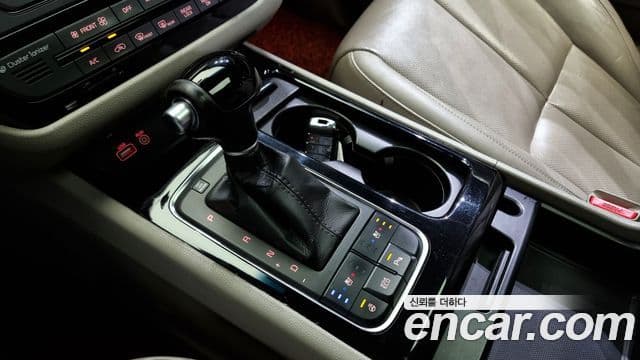 Kia All New Carnival Noblesse, 2015 9