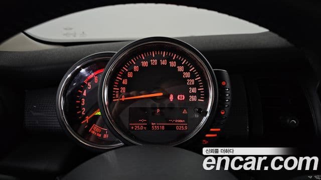 Mini Cooper D 3세대, 2016 8