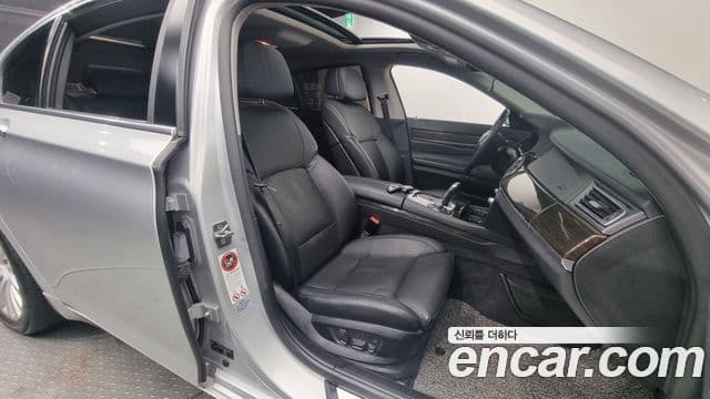 BMW 7시리즈 (F01), 2011 10