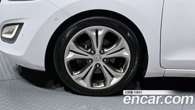 Hyundai i30(новый кузов / новое поколение) дизель 1.6 VGT Extreme, 2012 все фото