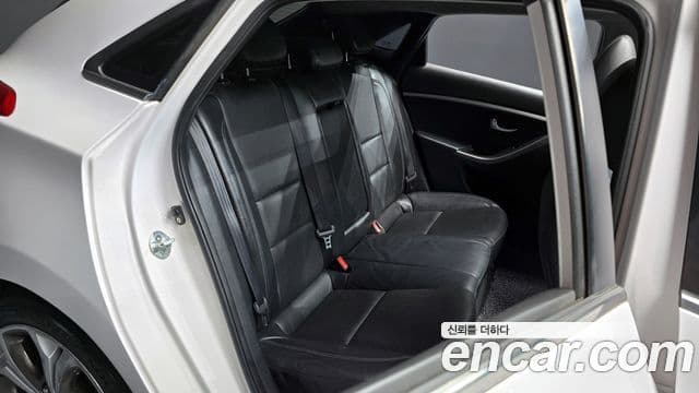 Hyundai i30(новый кузов / новое поколение) дизель 1.6 VGT Extreme, 2012 12