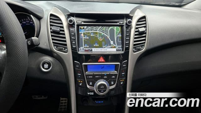 Hyundai i30(новый кузов / новое поколение) дизель 1.6 VGT Extreme, 2012 17