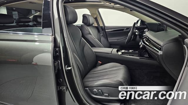 Genesis G80 (RG3) бензин 2.5 турбо 2WD, 2024 10