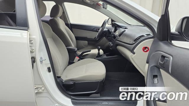 Kia Forte люксовая версия, 2010 10