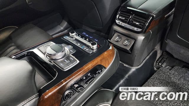 Genesis EQ900 Prestige, 2018 18