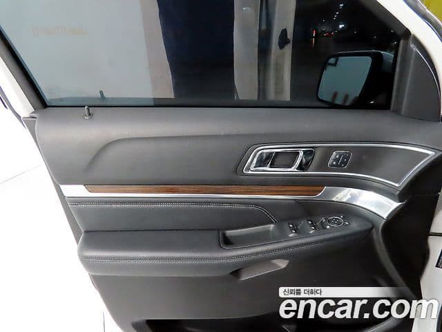 Ford Explorer 5세대, 2017 16