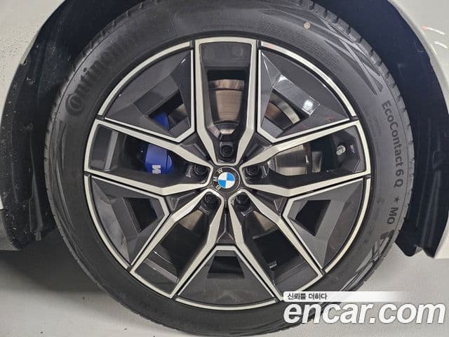 BMW 5시리즈 (G60) 520i M Sport, 2025 все фото
