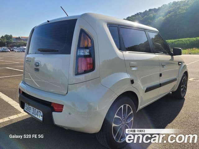 Kia Soul Safety, 2010 6