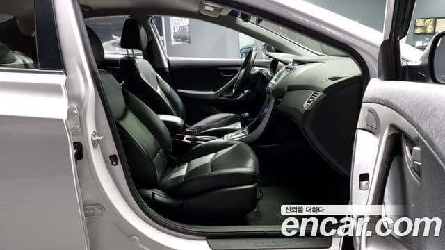 Hyundai Avante MD M16 GDI Avenue, 2014 11