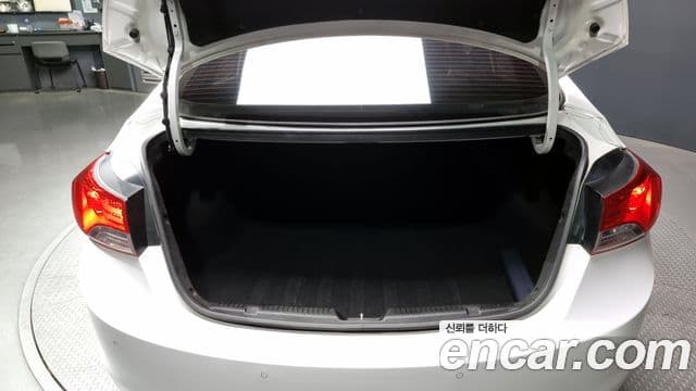 Hyundai Avante MD M16 GDI Avenue, 2014 20