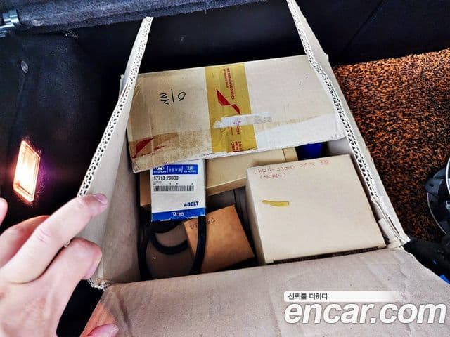 Hyundai 티뷰론 люксовая версия, 2000 19