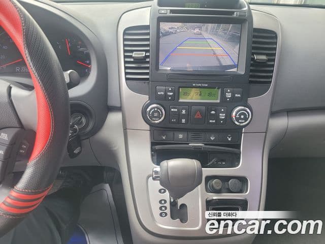 Kia Carnival R R Special, 2014 13