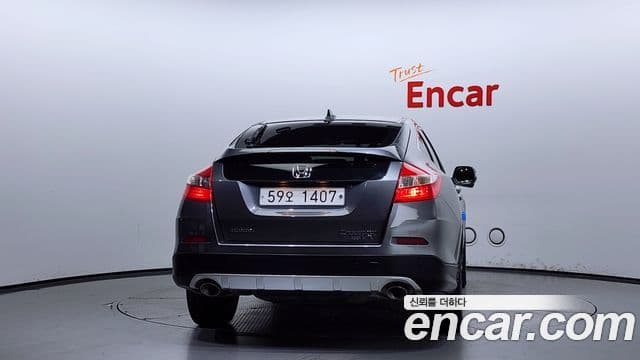 Honda 크로스투어 1세대, 2013 4