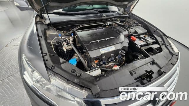 Honda 크로스투어 1세대, 2013 6