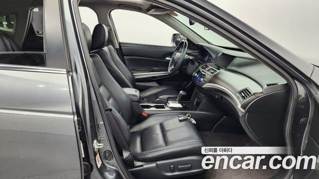 Honda 크로스투어 1세대, 2013 11