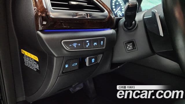 Genesis EQ900 Prestige, 2017 16